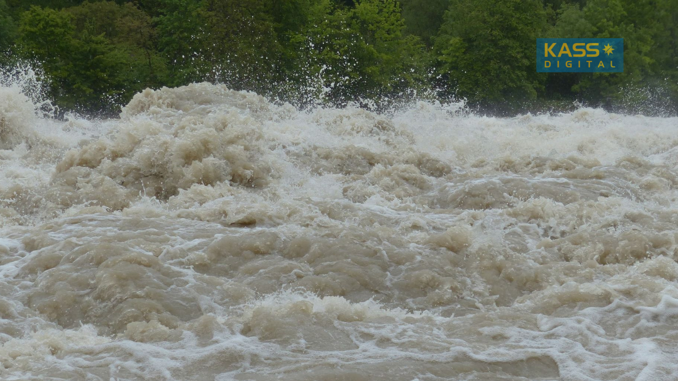 Floods threaten initiates (torusiek), cause havoc in Transmara.