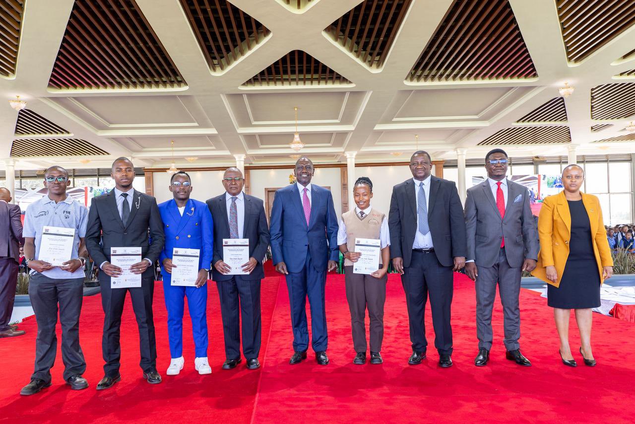 1,252 Young Leaders Earn Gold Awards for Community Service and Leadership